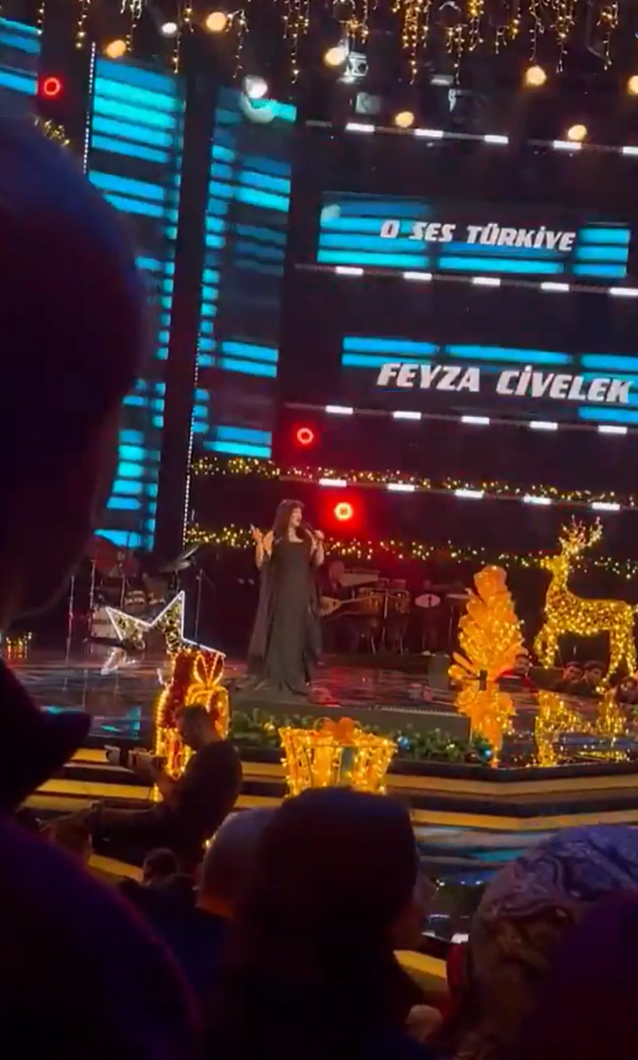 Feyza Civelek'in "Kızılcıklar Oldu Mu?" performansı gündem oldu