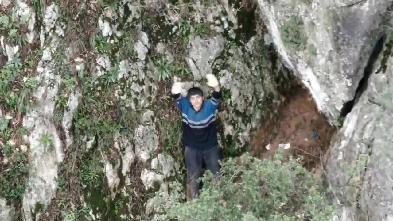 Sesini 4 gün sonra duyurabildi! 10 saat tırmandılar, nefes kesen kurtarma hikayesi