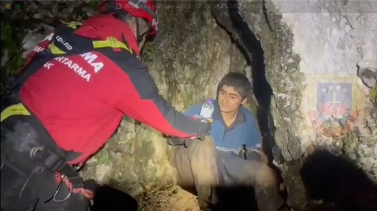 Sesini 4 gün sonra duyurabildi! 10 saat tırmandılar, nefes kesen kurtarma hikayesi