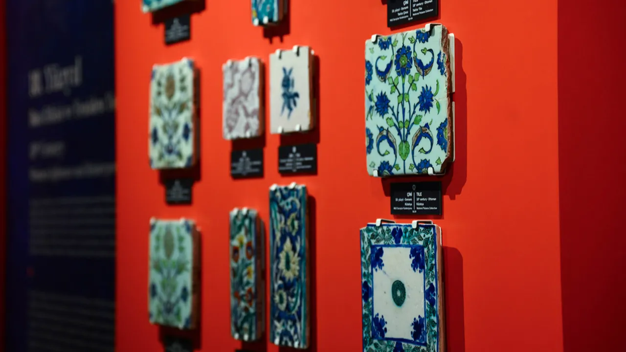 Topkapı Sarayı'nda yeni sergi: Mabeyn yolu çini galerisi oldu