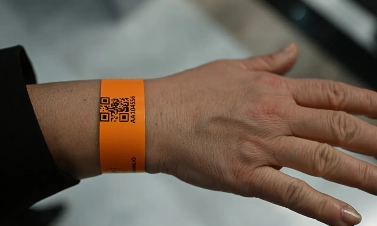 Acilde hizmetlerde yeni dönem: Akıllı bileklik ve elektronik vaka sistemi ile her saniye kayıt altında