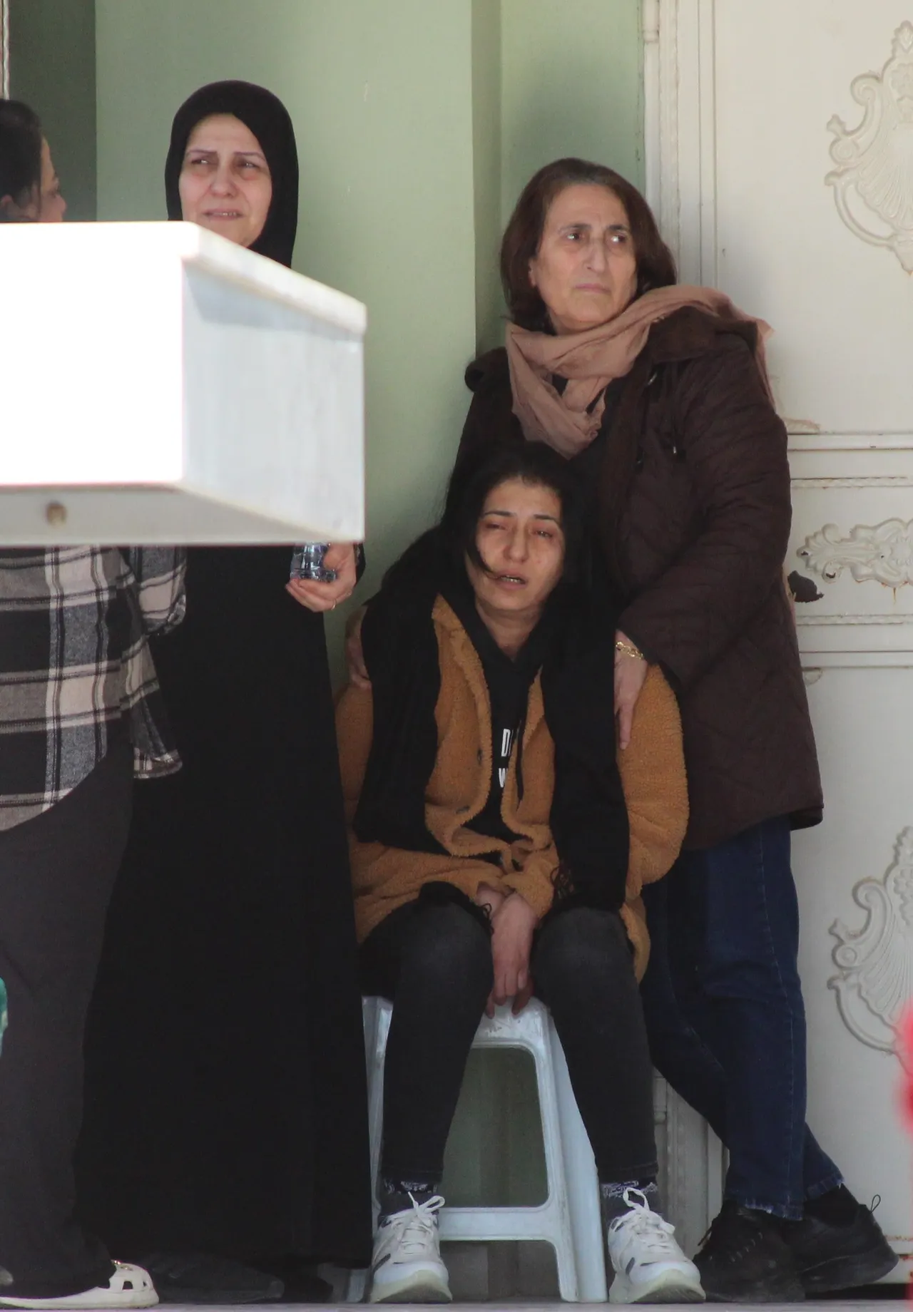 Baba vahşetinde tüyler ürperten detay! Acılı annenin cenazedeki feryatları yürek yaktı