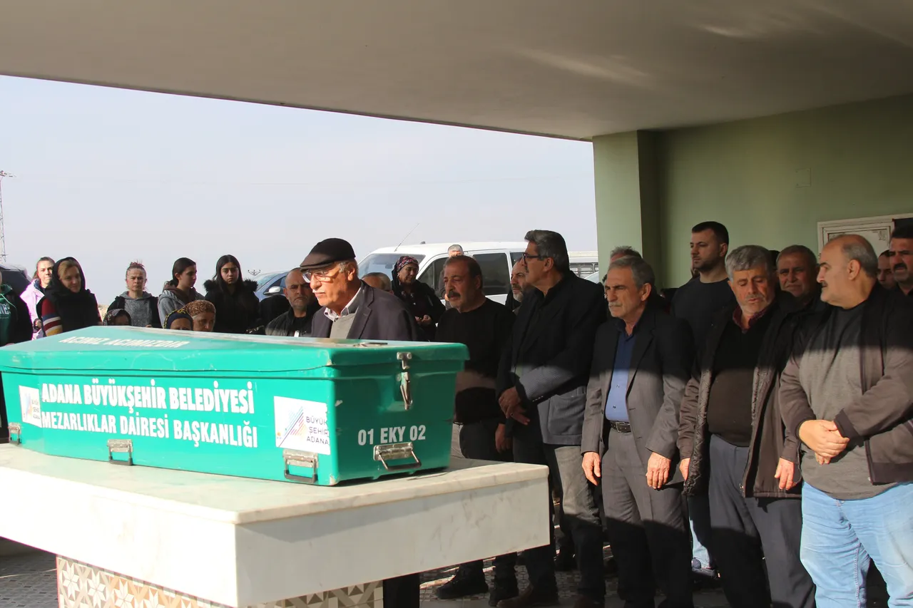 Baba vahşetinde tüyler ürperten detay! Acılı annenin cenazedeki feryatları yürek yaktı