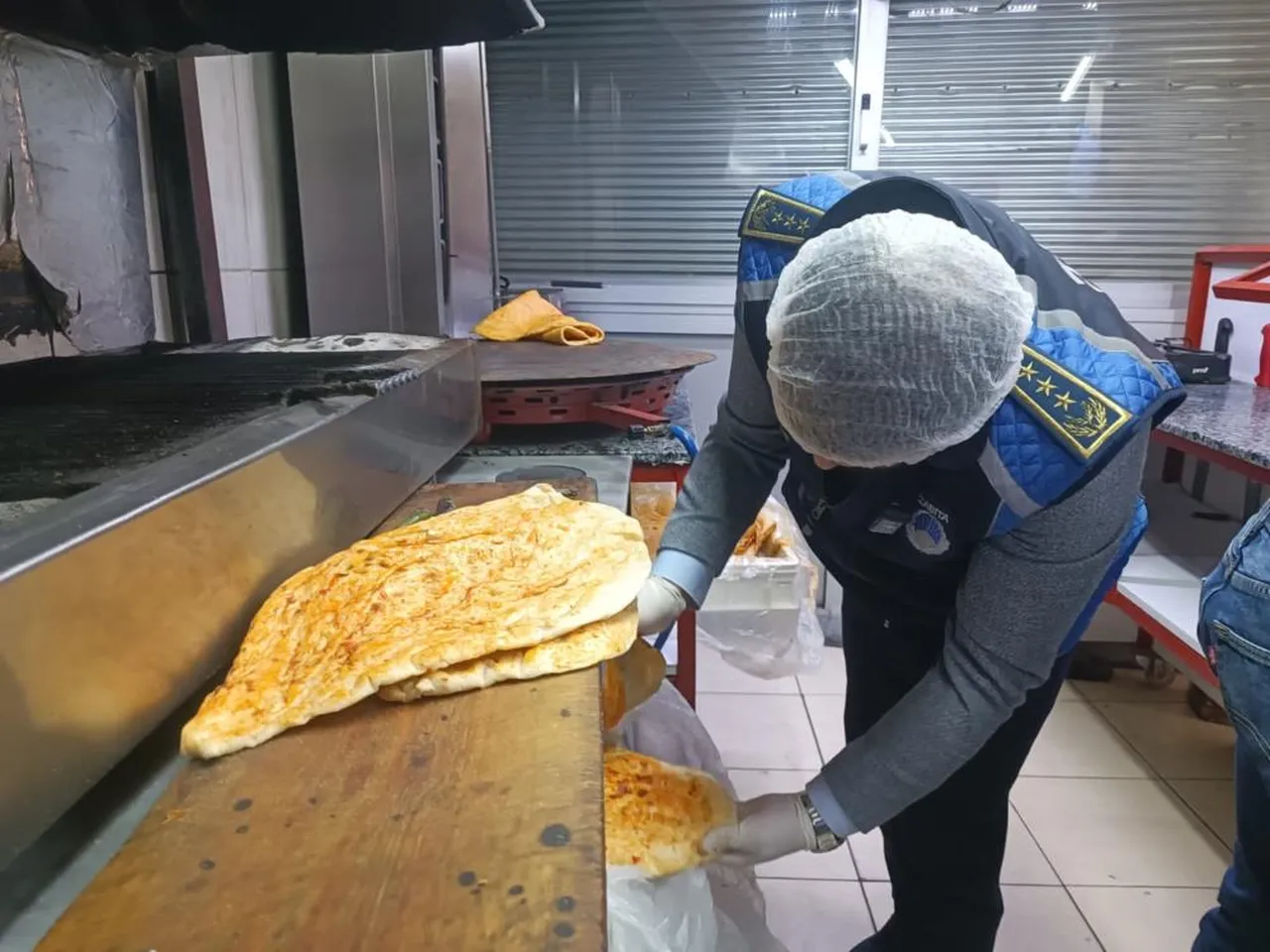 Baharatın içinden çiğ et çıktı! İşletmecinin sözleri şaşkına çevirdi