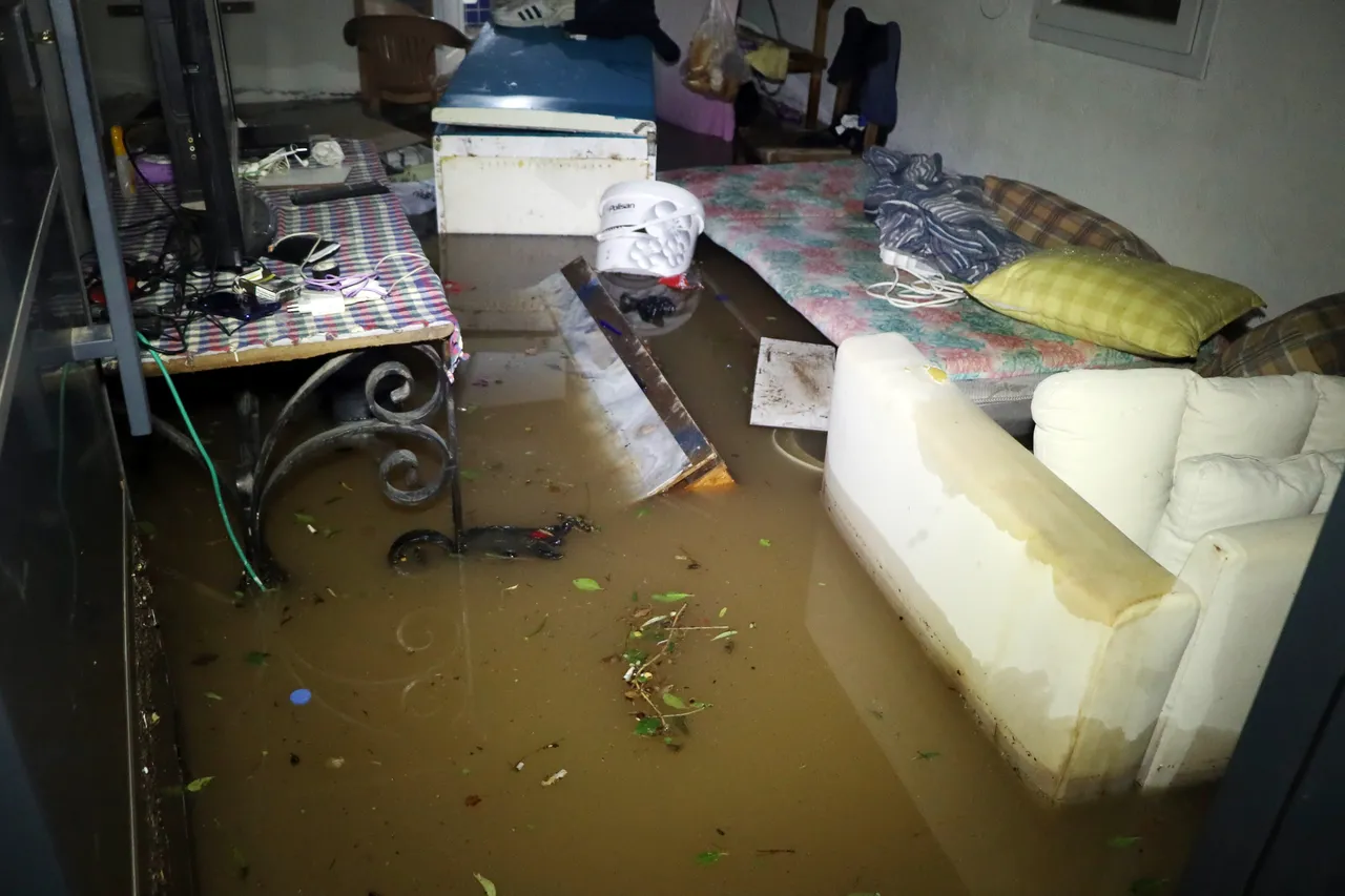 Bodrum'da kuvvetli sağanak ve dolu etkisi! Hayat felç oldu