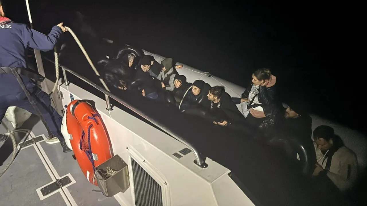 Çanakkale açıklarında 34 kaçak göçmen yakalandı