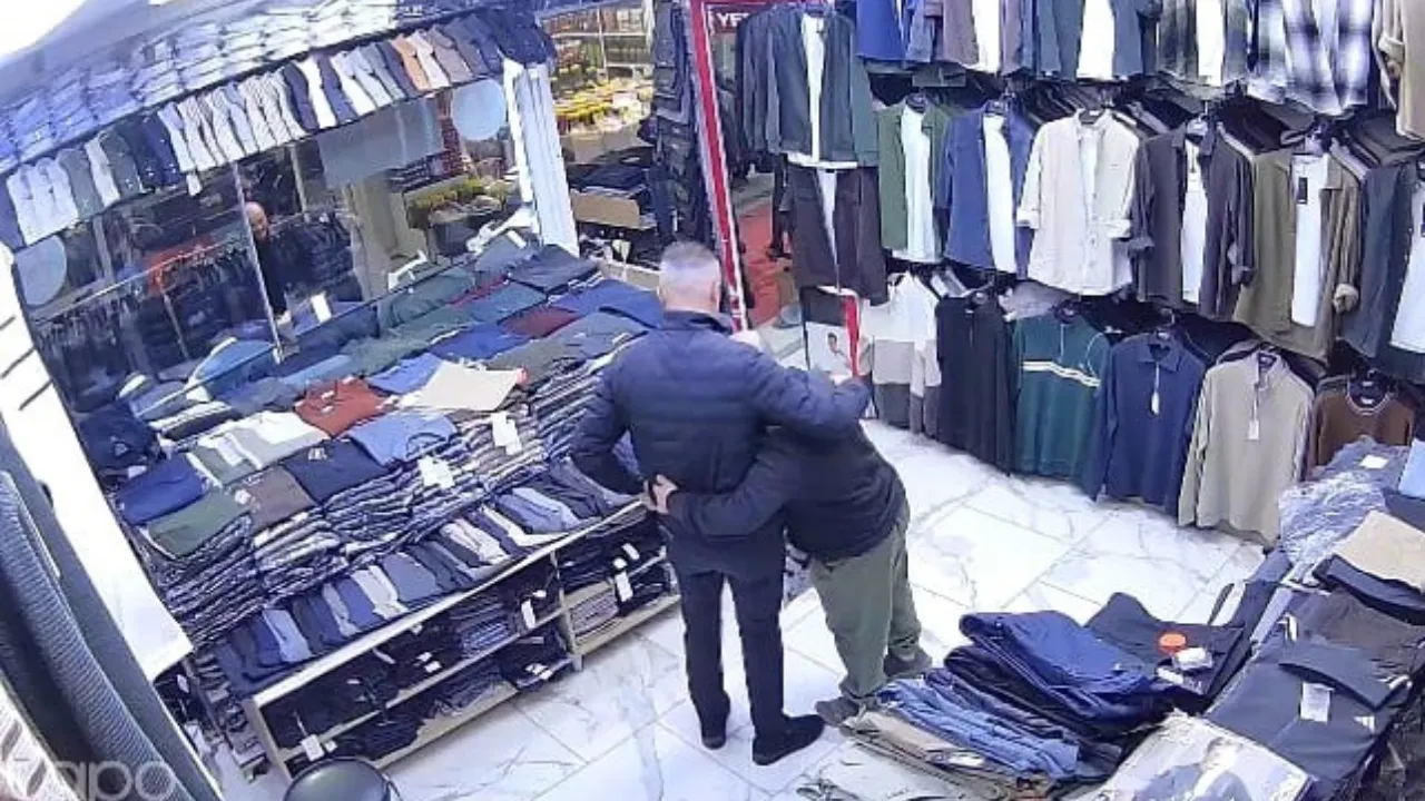 Çarşıda duygu dolu anlar! Down sendromlu gencin isteği ve esnafın cevabı yüreklere dokundu