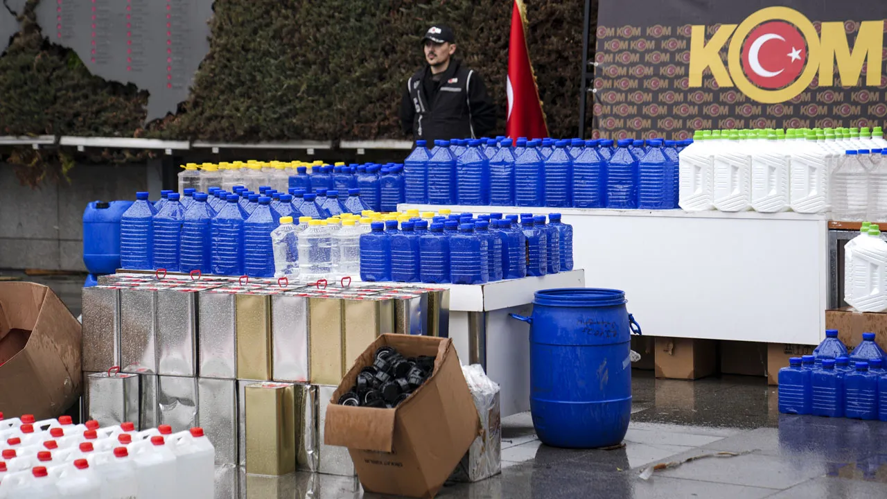 İstanbul merkezli sahte içki operasyonu: 5 kişi tutuklandı