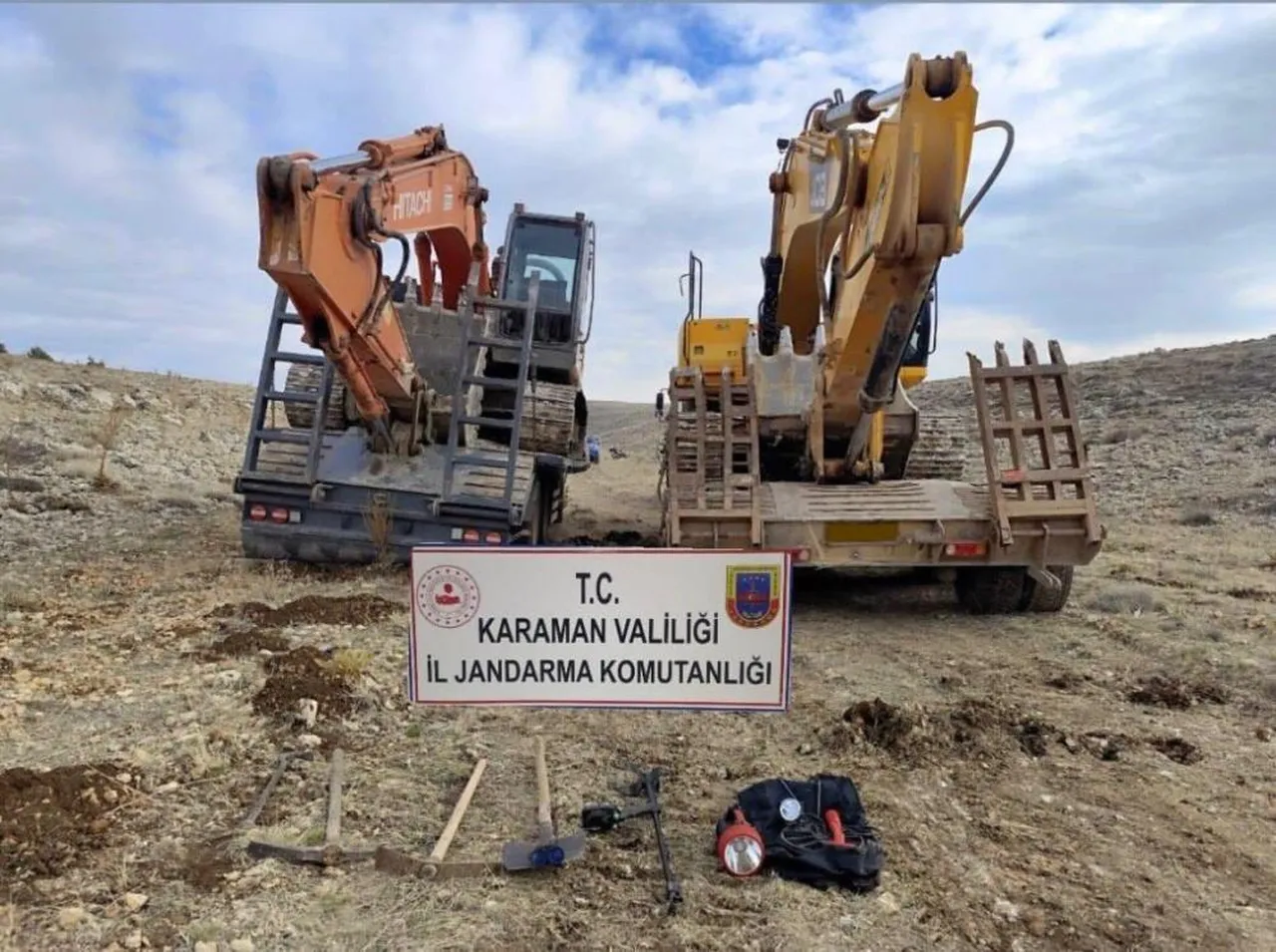 Kepçeyle tarihi eser arayanlar suçüstü yakalandı! 14 gözaltı