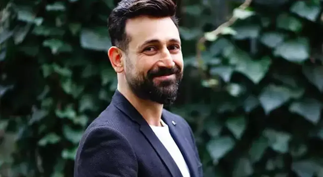 Selena dizisinin Hadesi Sinan Çalışkanoğlu kimdir?