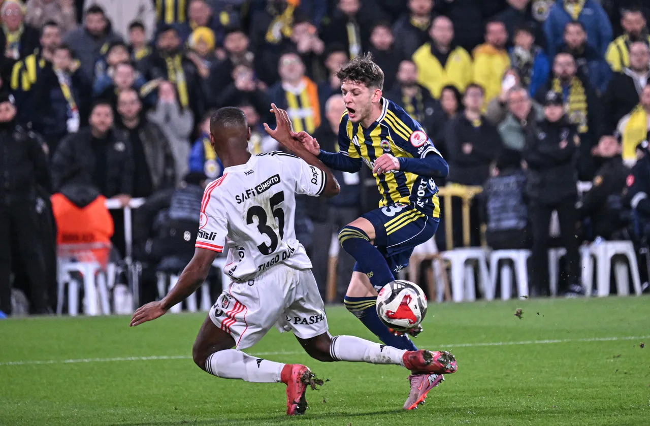 Türkiye Kupası derbisinde Beşiktaş, deplasmanda Fenerbahçe'yi 2-1 yendi
