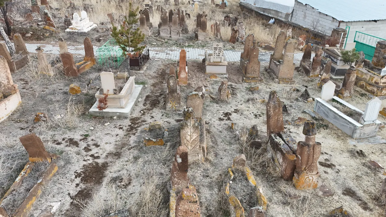 Türk tarihine ışık tutan keşif: Bin yıllık kültür mezar taşlarında yaşıyor