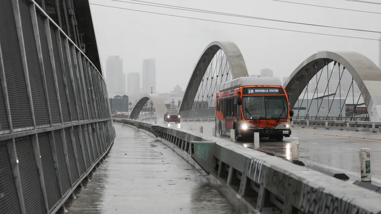 ABD'de sel felaketi! Çok sayıda ölü, onlarca yol kapalı