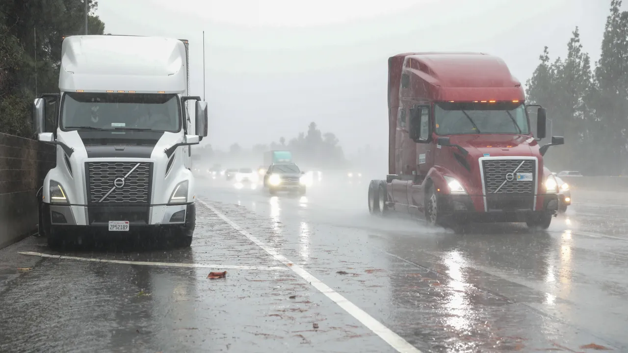 ABD'de sel felaketi! Çok sayıda ölü, onlarca yol kapalı
