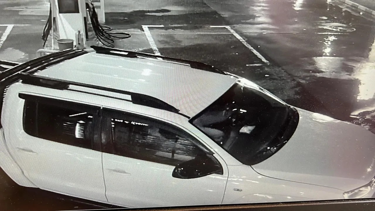 Arka koltuktan direksiyona geçip aracı kaçırdı! Gencecik bir canı hayattan kopardı