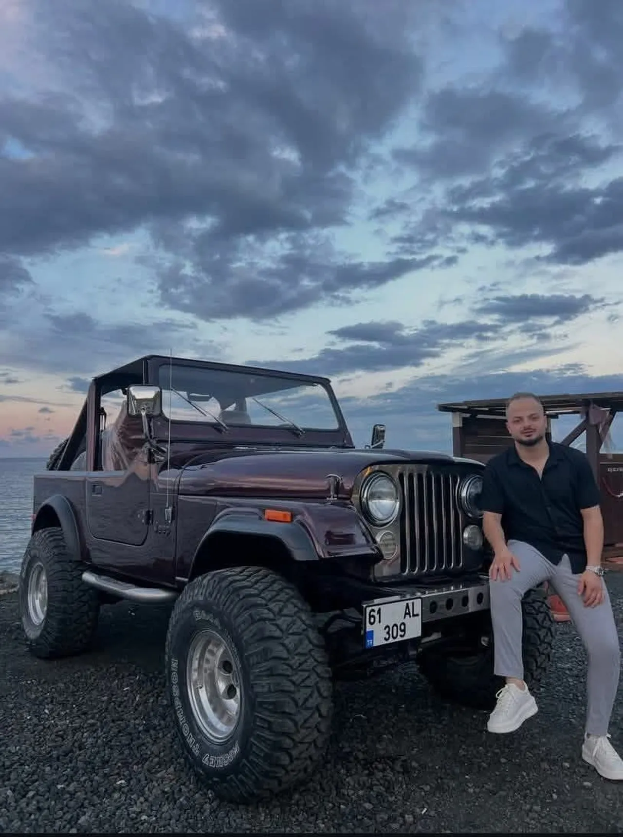 Arka koltuktan direksiyona geçip aracı kaçırdı! Gencecik bir canı hayattan kopardı