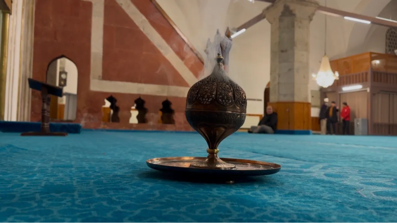 Osmanlının asırlık vakıf geleneği Regaip Kandili’nde yaşatıldı