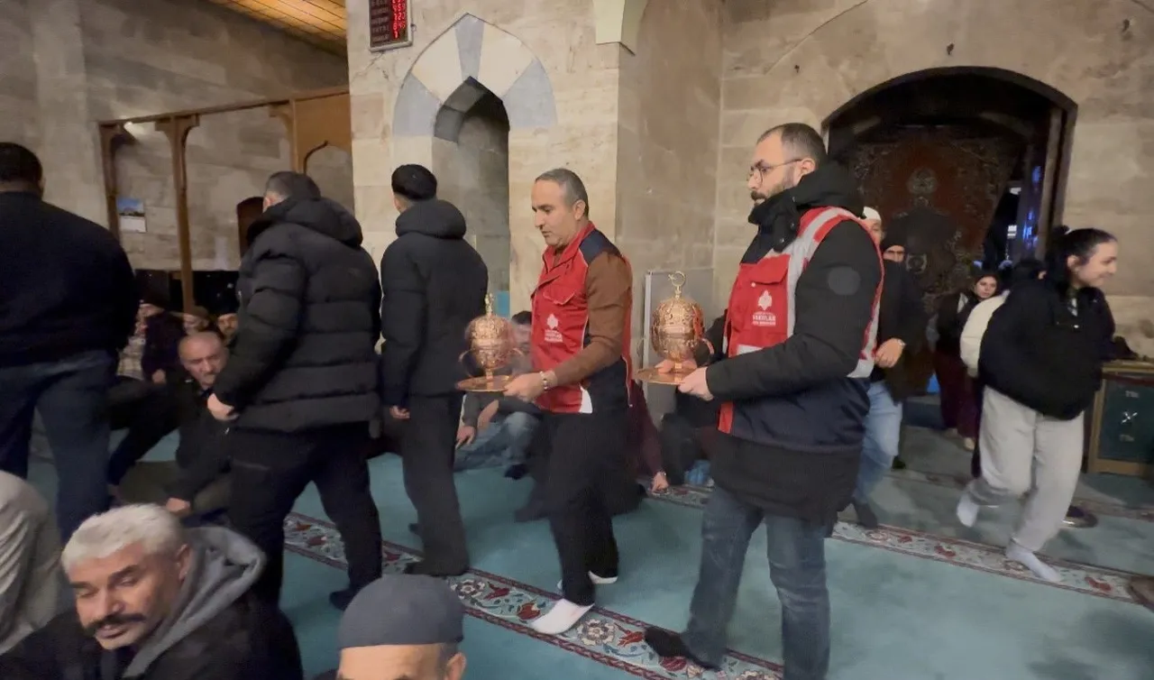 Asırlık vakıf geleneği Regaip Kandili’nde yaşatıldı