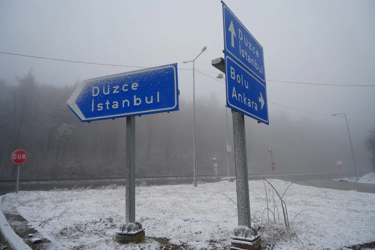 Bolu Valiliği saat verdi! 20 santimetrelik kar yolda