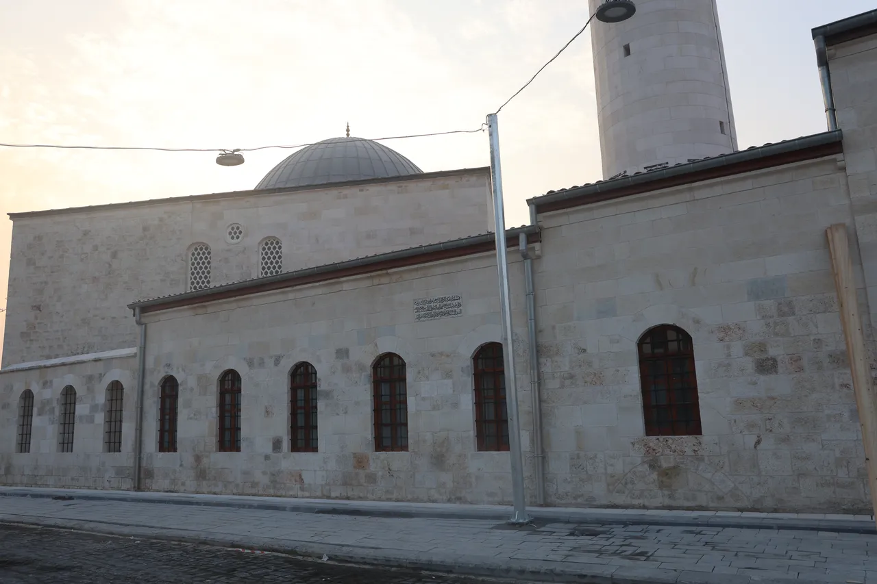 Depremin yıktığı Anadolu’nun ilk camisi yeniden hayat buluyor
