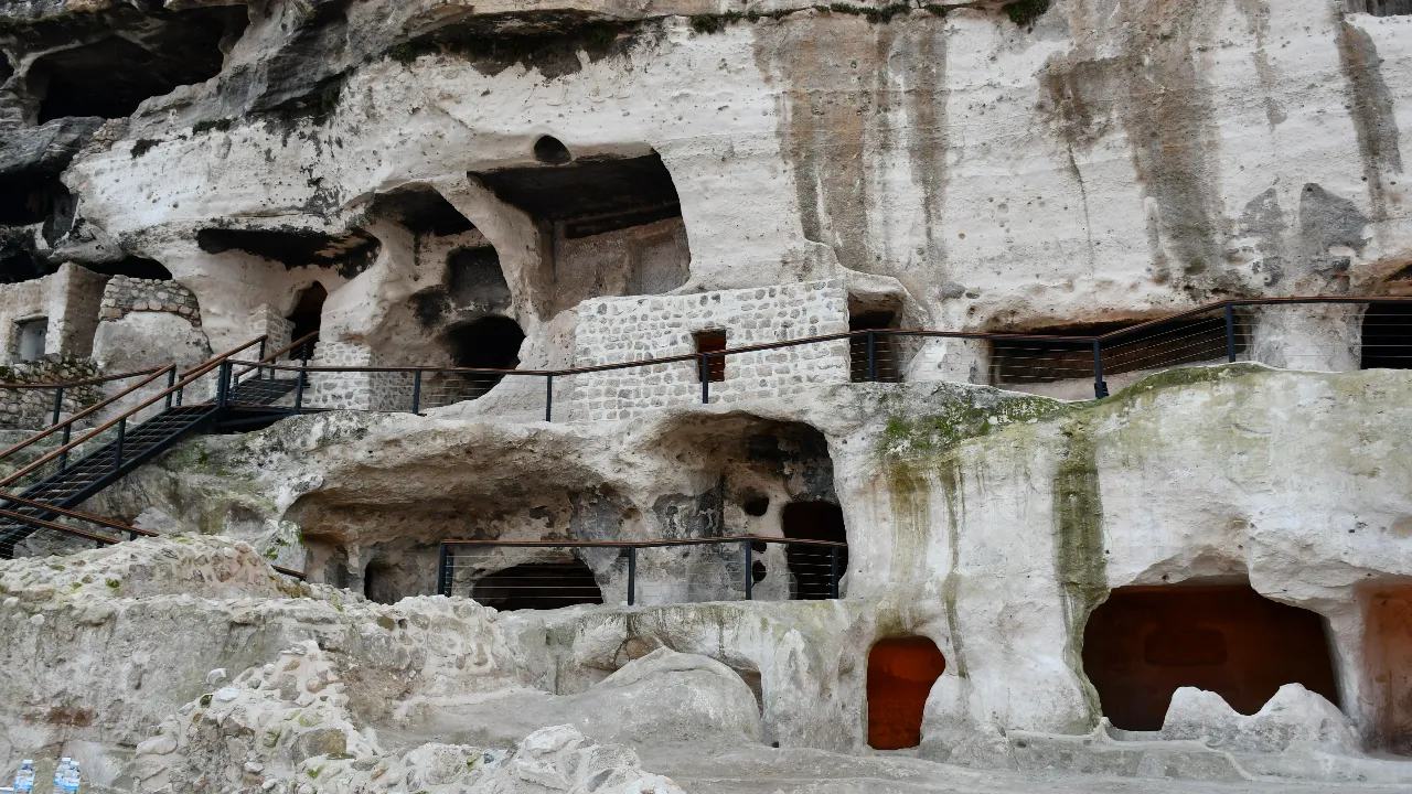 Hasankeyf’te tarihi mağaralar turizme açıldı