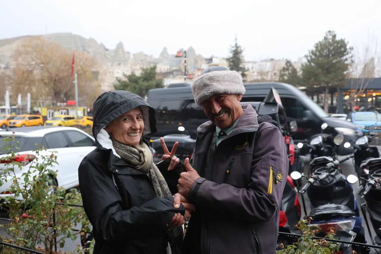 Kapadokya’nın gönüllü elçisi: 9 dil biliyor, görenler şaşırıyor