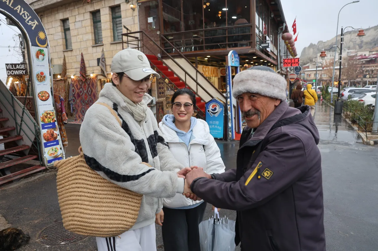 Kapadokya’nın gönüllü elçisi: 9 dil biliyor, görenler şaşırıyor