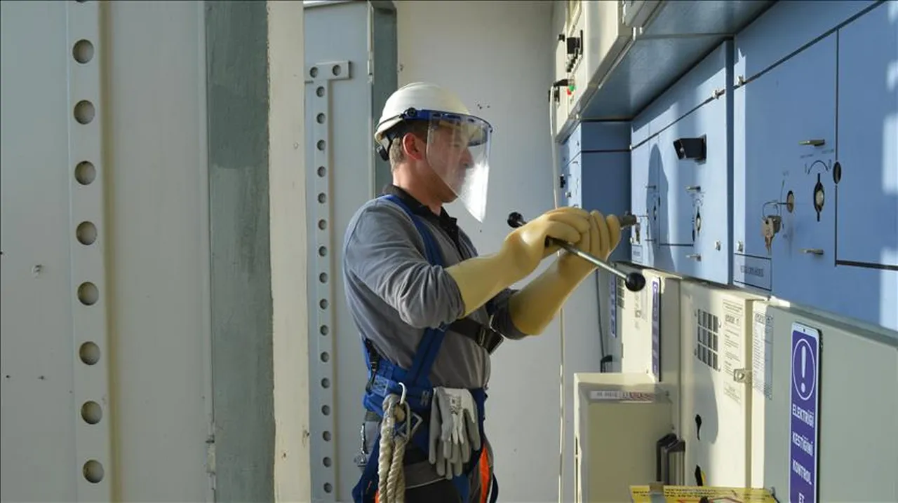 Resmi Gazete’de yayımlandı: 66 meslekte yeni dönem! Belgesi olmayan çalışamayacak