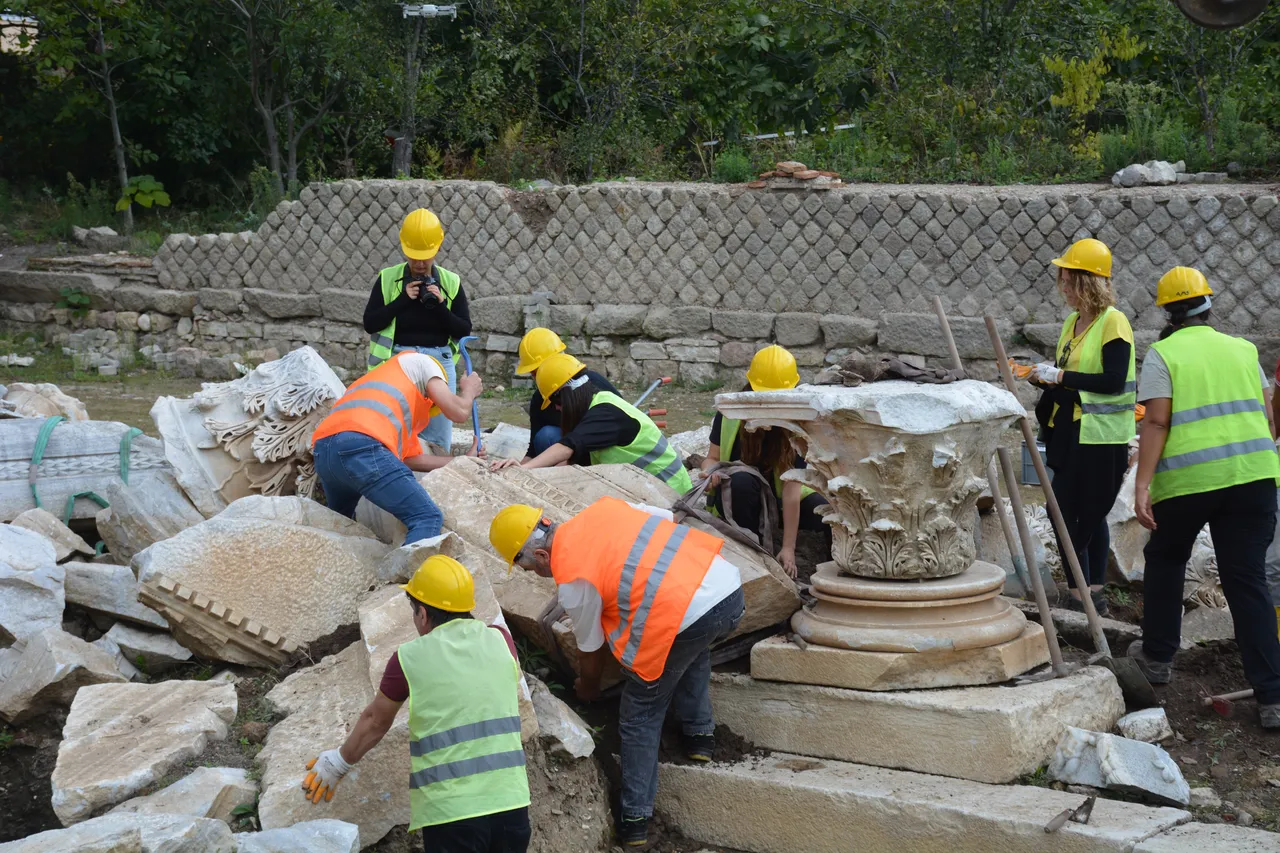 Kazı çalışmasına ait görseller