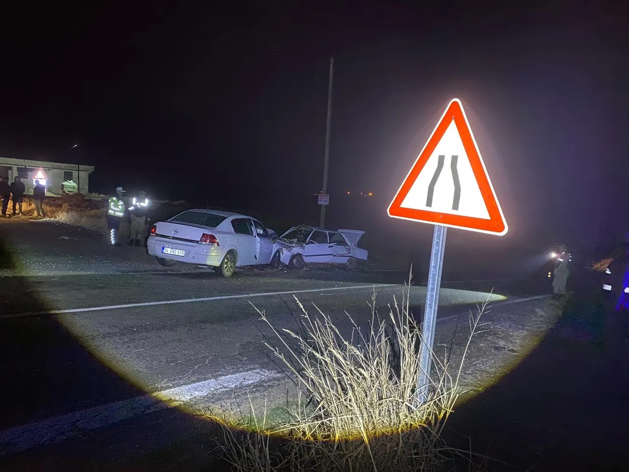 Siverek-Viranşehir yolunda can pazarı! Araçlar hurdaya döndü, çok sayıda yaralı var