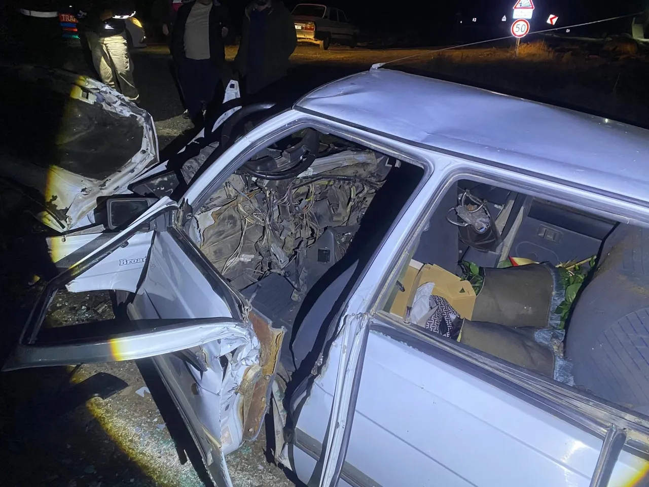 Siverek-Viranşehir yolunda can pazarı! Araçlar hurdaya döndü, çok sayıda yaralı var