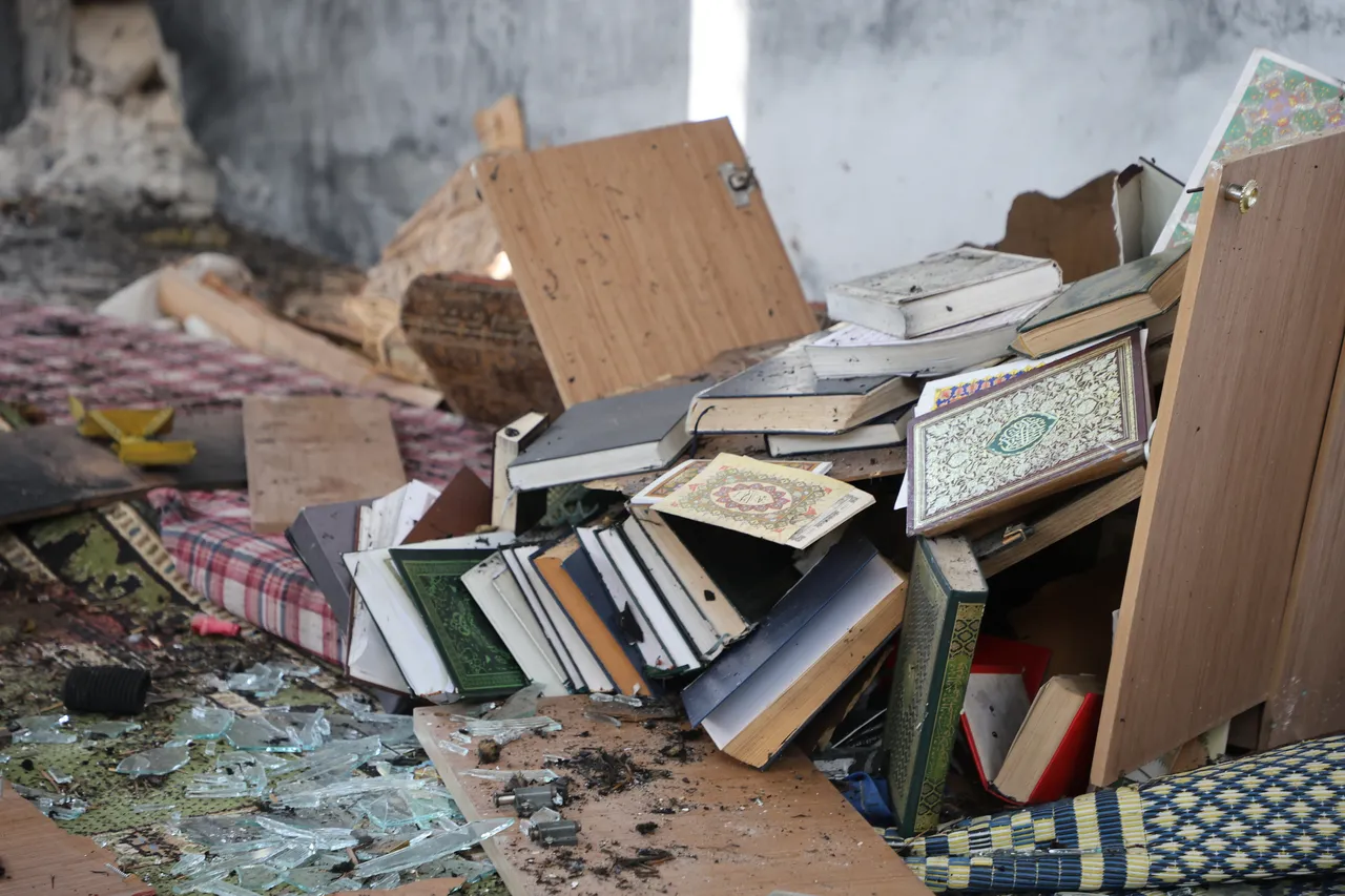 Suriyede camiye bombalı saldırı: Çok sayıda ölü ve yaralı