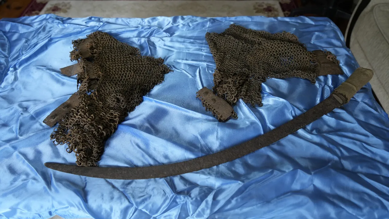 Toprağa gömülerek korunan tarih: Güvenç Abdal’ın 700 yıllık kılıç ve zırhı