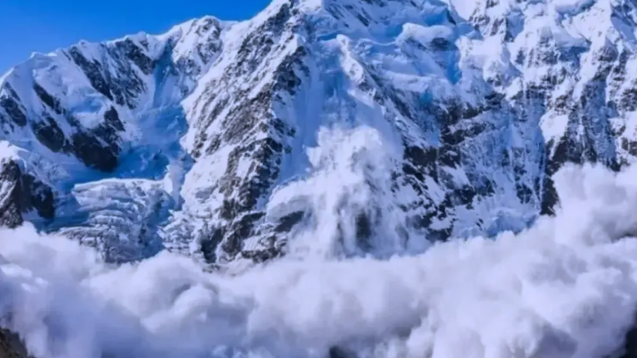 Yunanistan'da facia! 4 kişi çığ altında can verdi