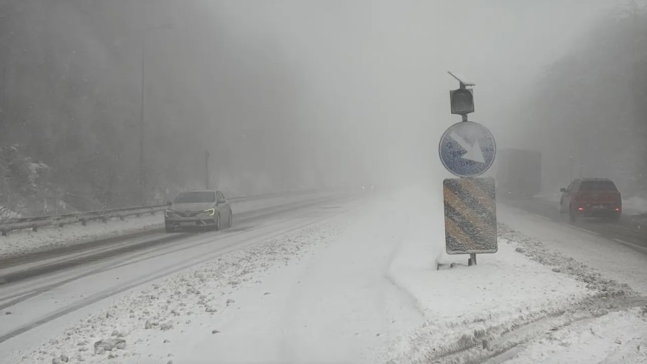 Bolu Dağı’nda kar kalınlığı 20 santimetreye ulaştı