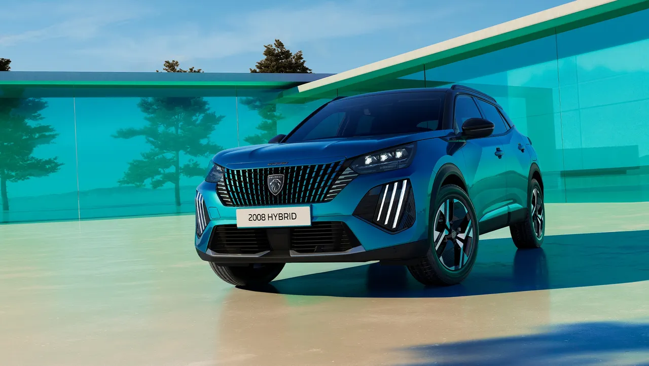 Her 100 km'de 1 litre benzin tasarrufu! Peugeot 408 ve 2008'in hibriti Türkiye'de satışa çıktı, işte fiyatlar