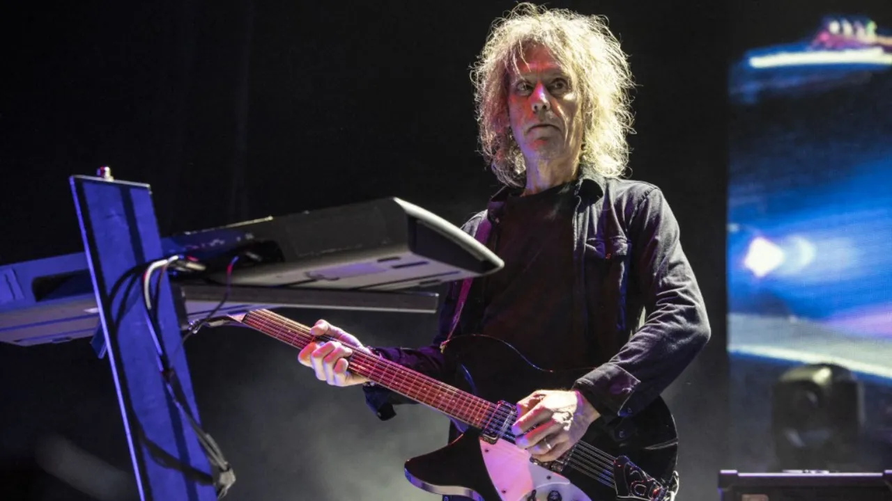 İngiliz rock grubu The Cure'un gitaristi Perry Bamonte hayatını kaybetti