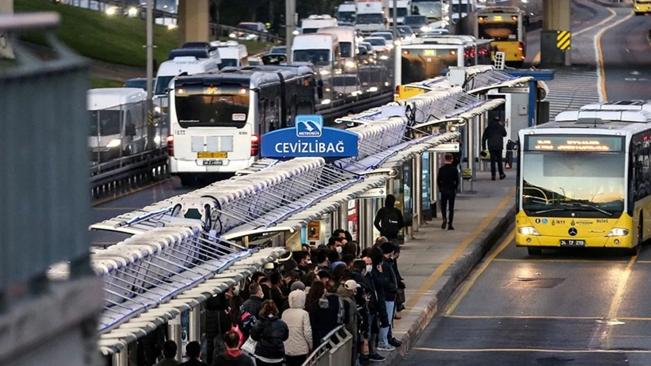 İstanbul'da 1 Ocak'ta toplu ulaşım ücretsiz mi? İBB'den açıklama geldi