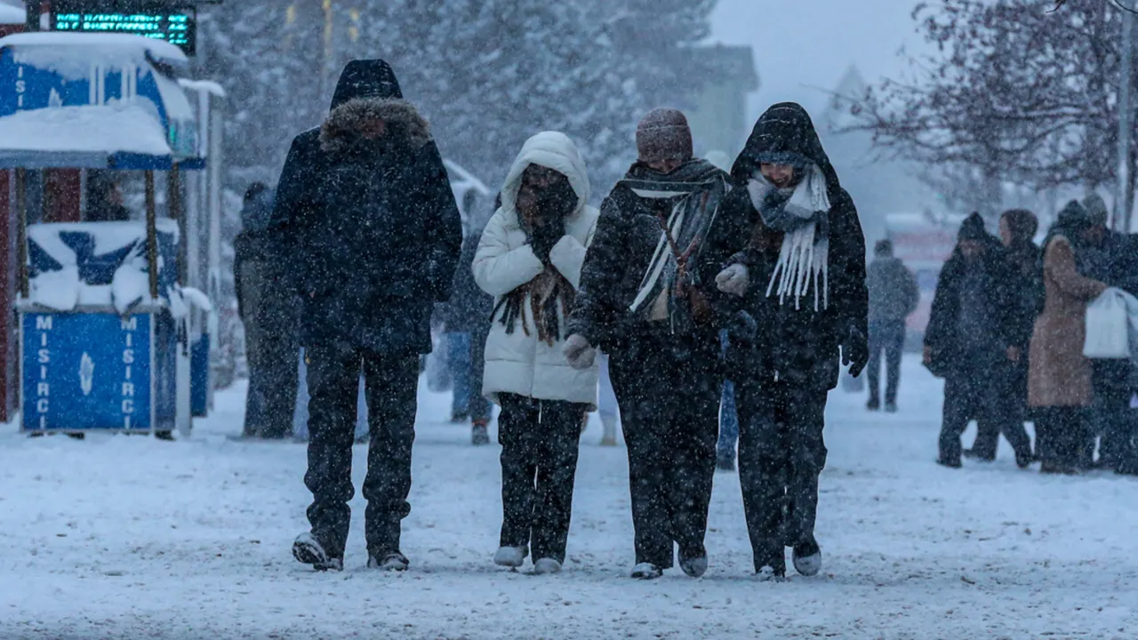 'İzlanda' Türkiye'yi dondurdu: Meteoroloji'nin son raporundan yeni uyarı geldi!