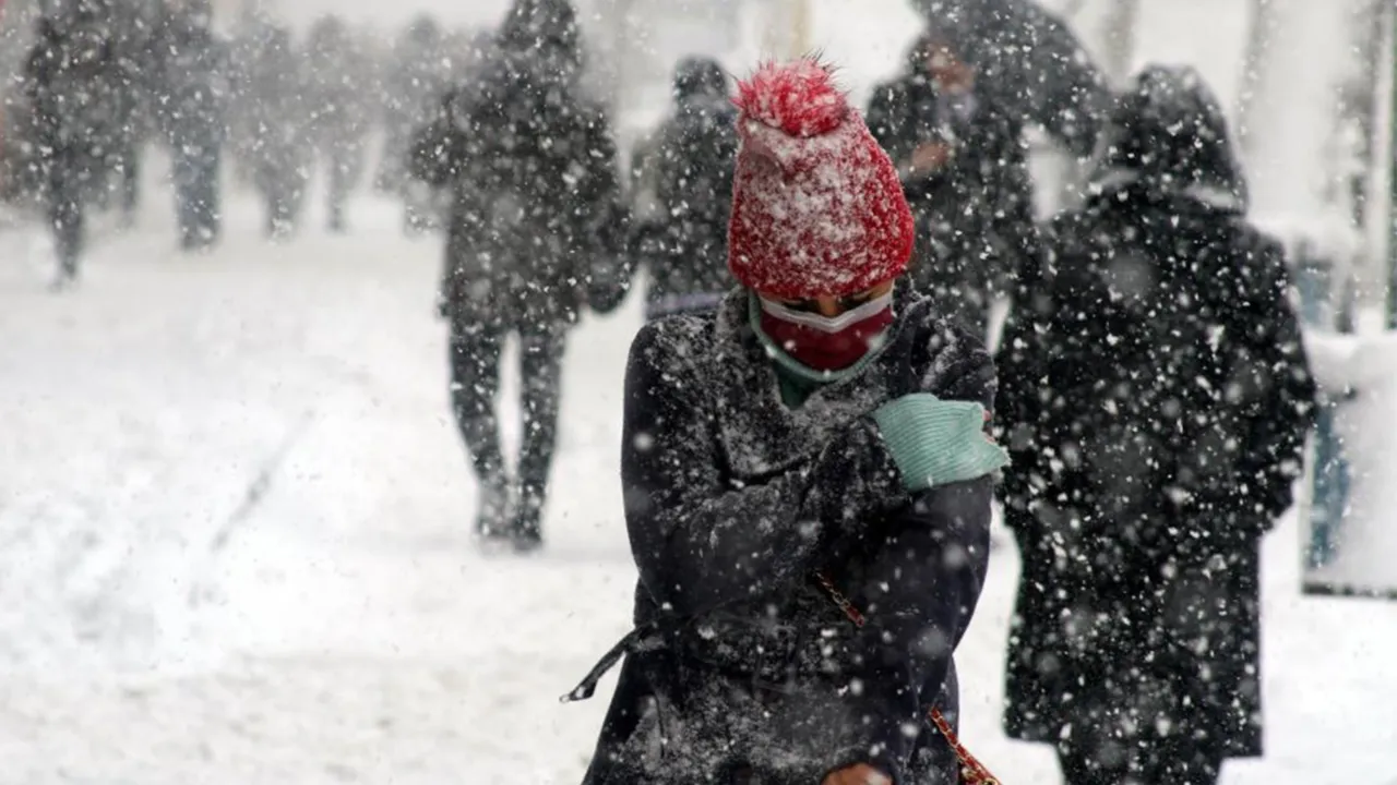 Kar manzaraları gelmeye başladı! Ankara ve İstanbul mercek altında, kar yağan iller açıklandı