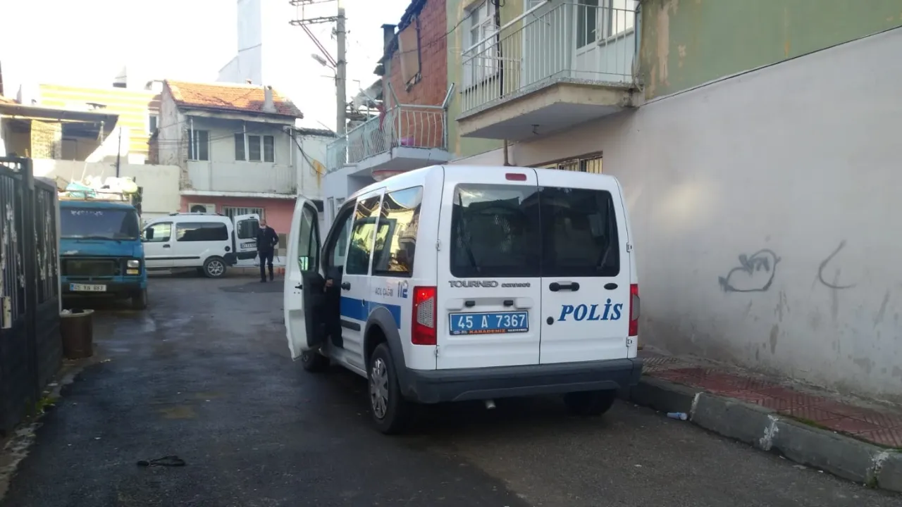 Tartıştığı eşini bıçakla ağır yaraladı! Her yerde aranıyor