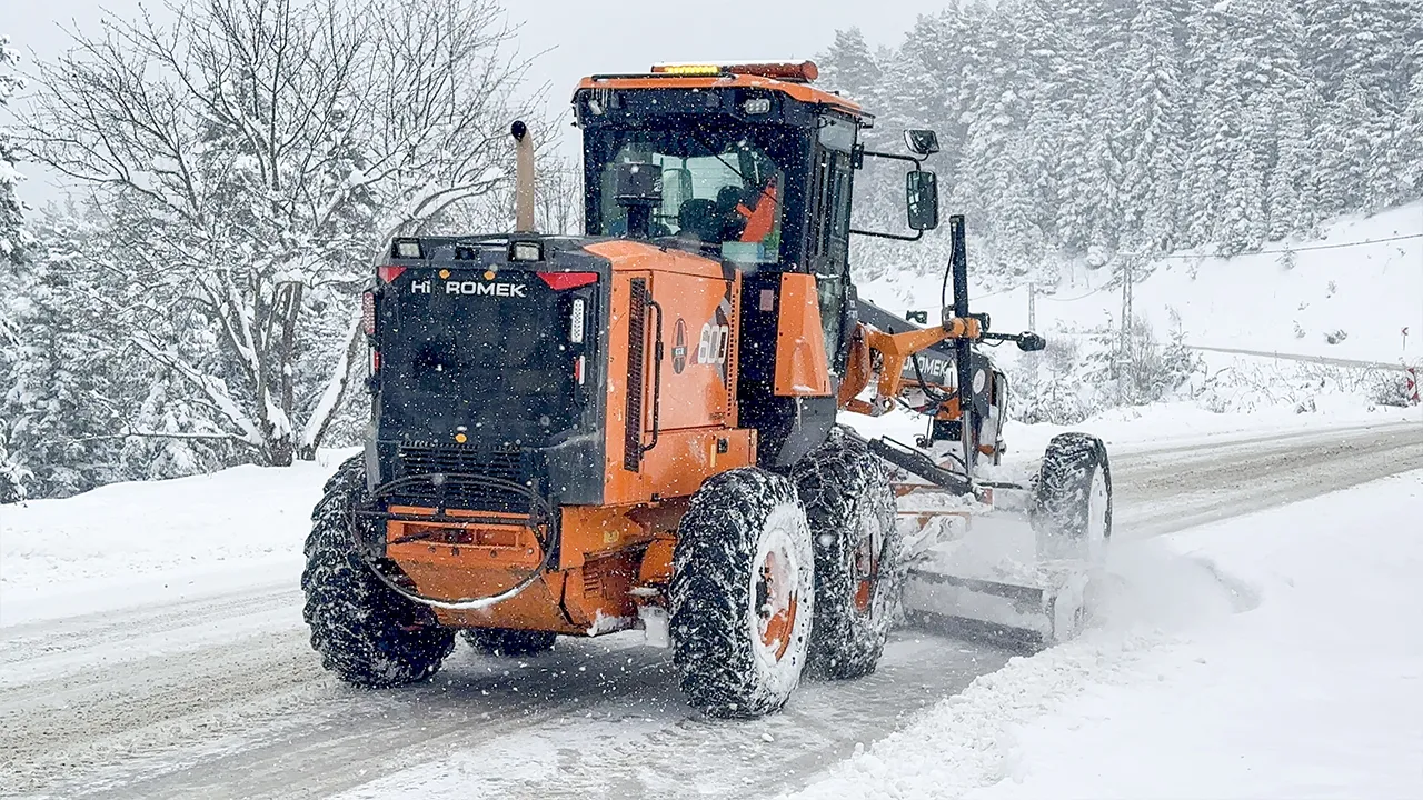 Türkiye kara teslim oldu: 600'e yakın köye ulaşım yok!