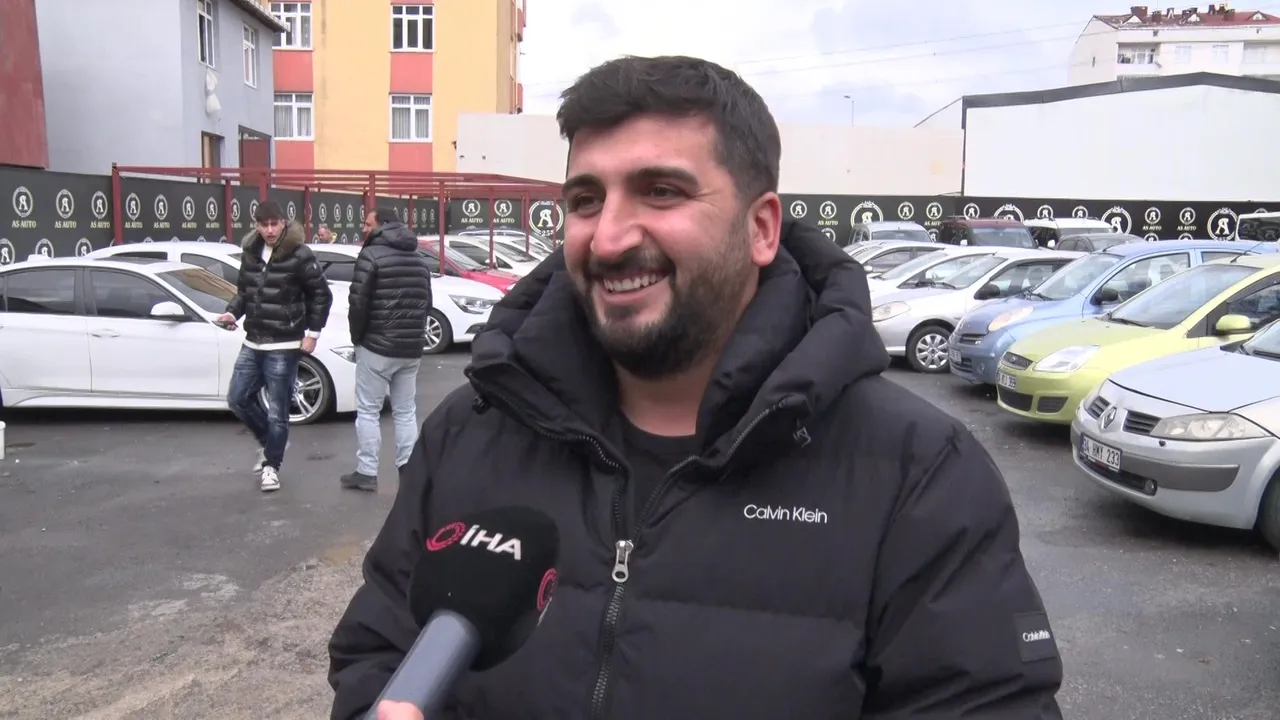 50 bin liraya araç satıyor, önünde kuyruk var! Türkiye'nin dört bir yanından akın ediyorlar