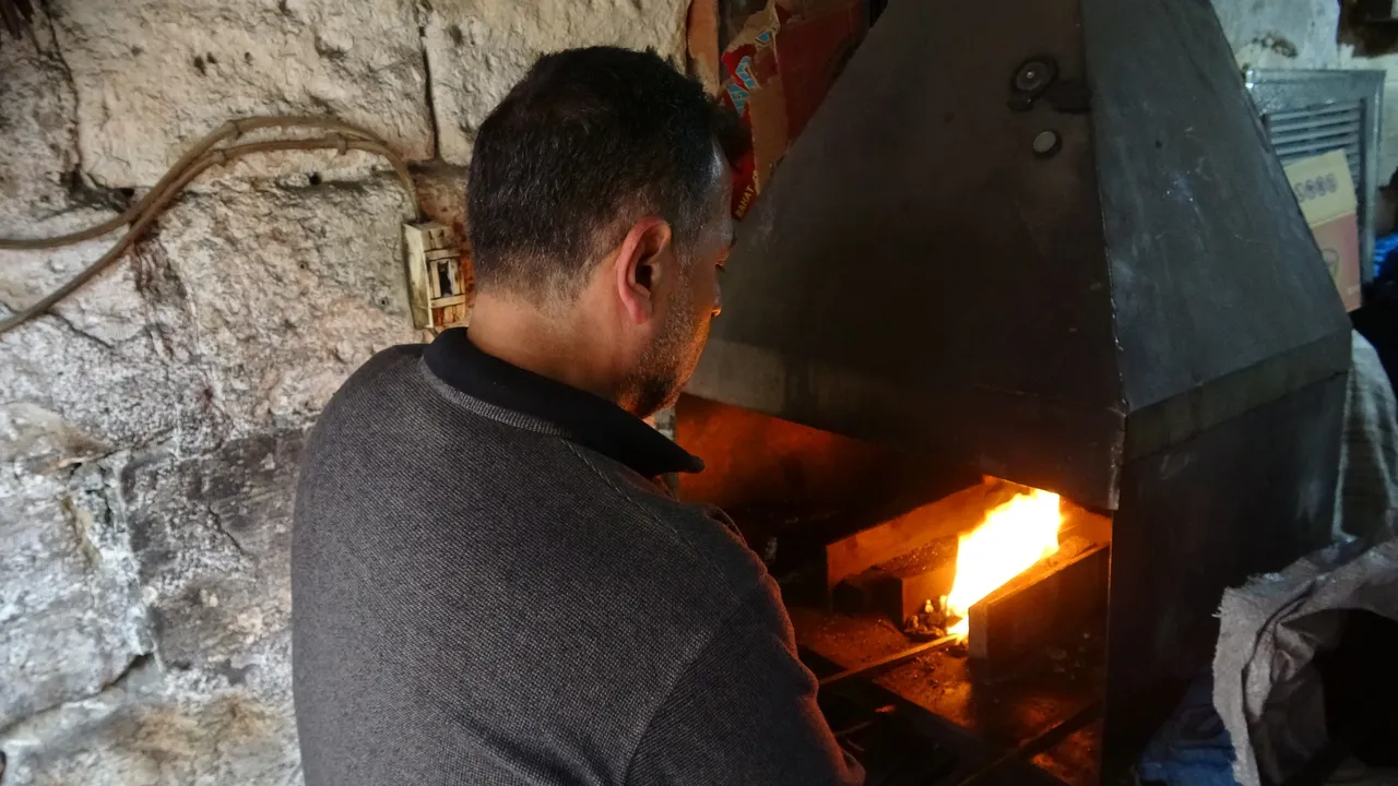 Asırlık gelenek! 42 yıldır devam ettirdiği baba mesleğiyle Avrupa'ya açıldı