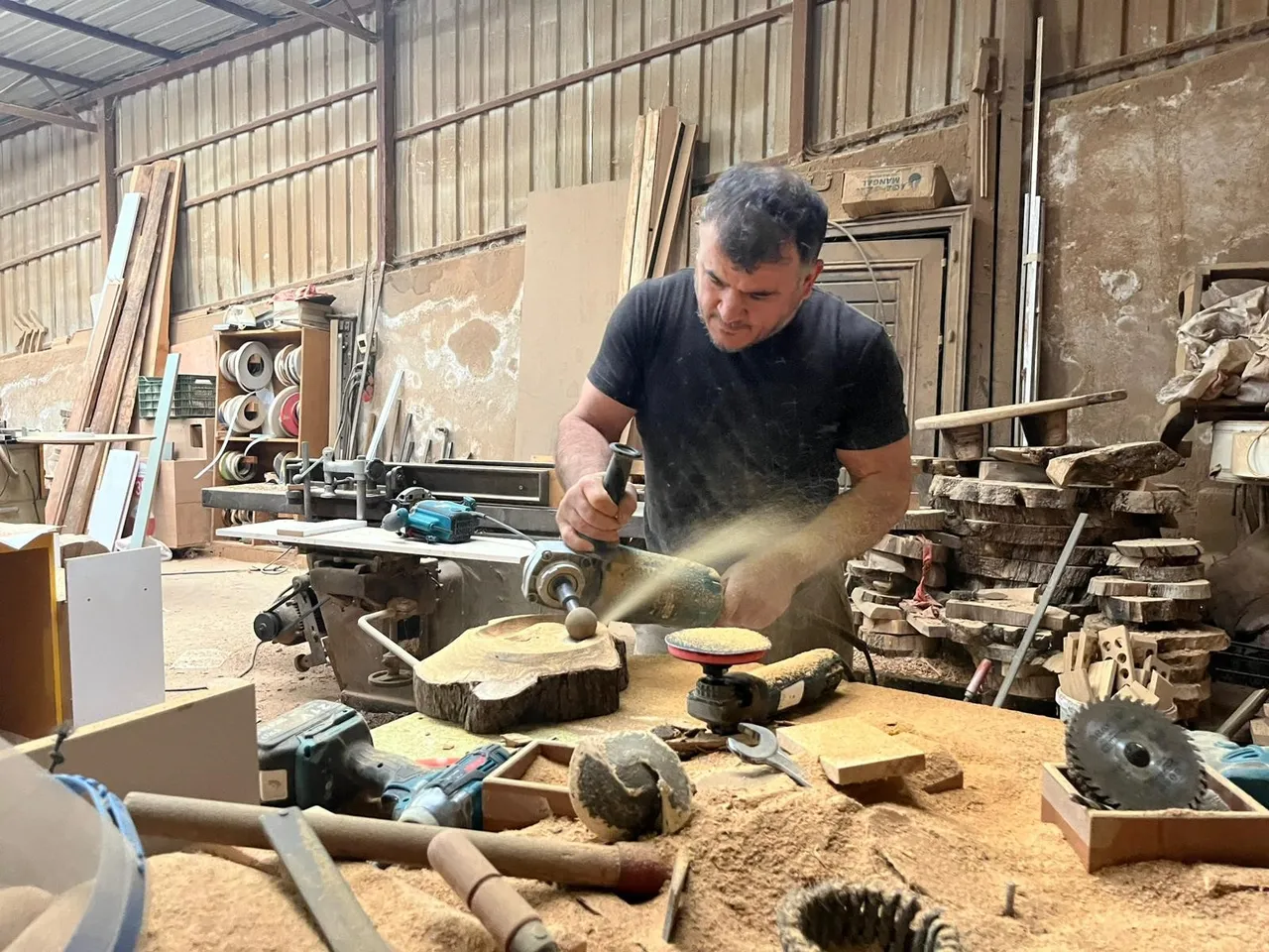 Atıl zeytin ağaçları sanat eserine dönüşüyor: Alanya’da el emeği ahşap ustalığı