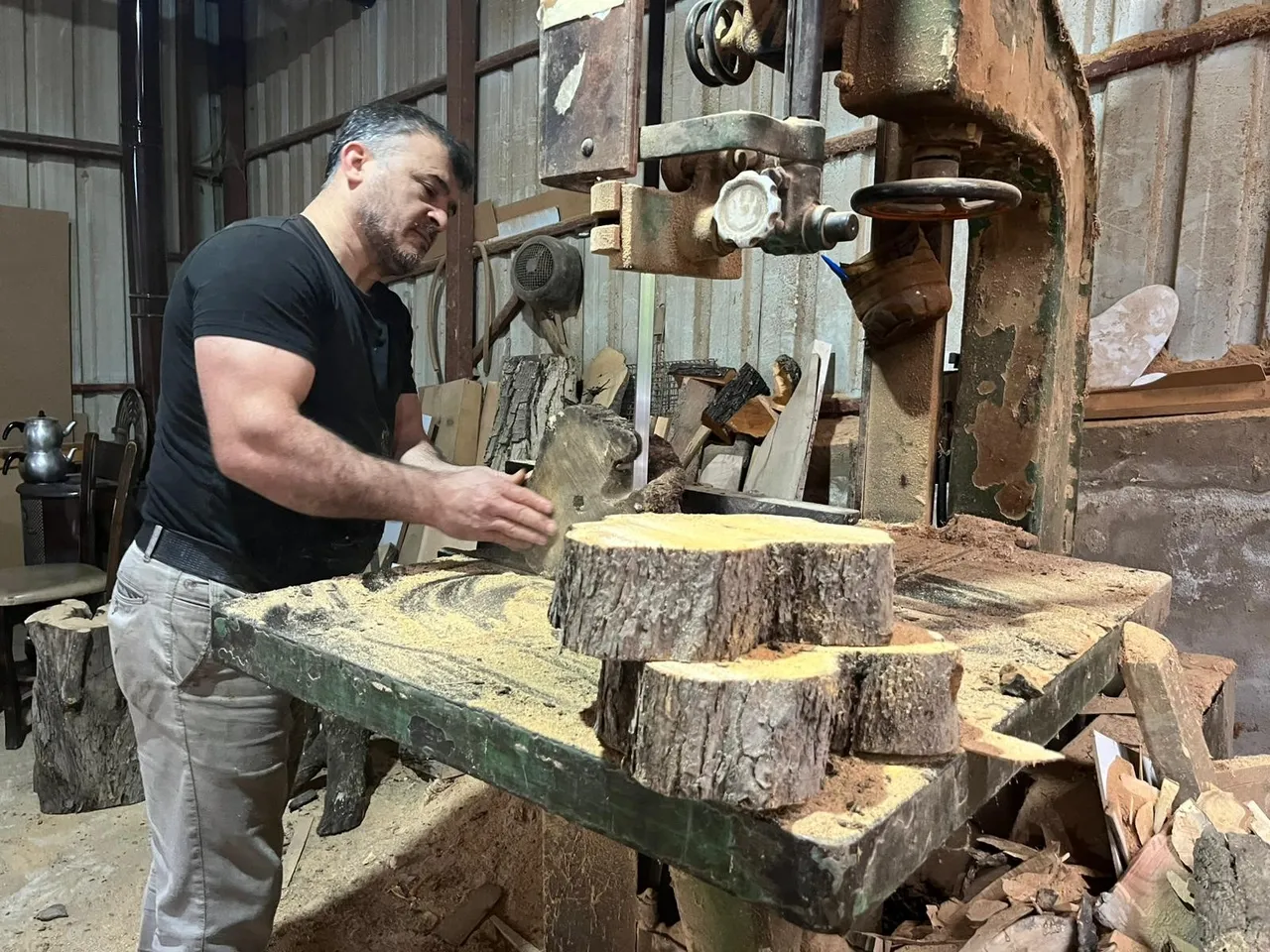 Atıl zeytin ağaçları sanat eserine dönüşüyor: Alanya’da el emeği ahşap ustalığı