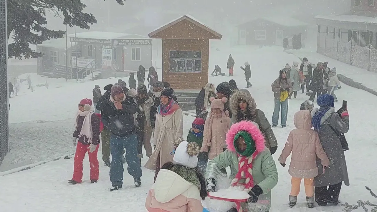 Beyaz sevinç: Birçok şehir güne kar yağışıyla başladı