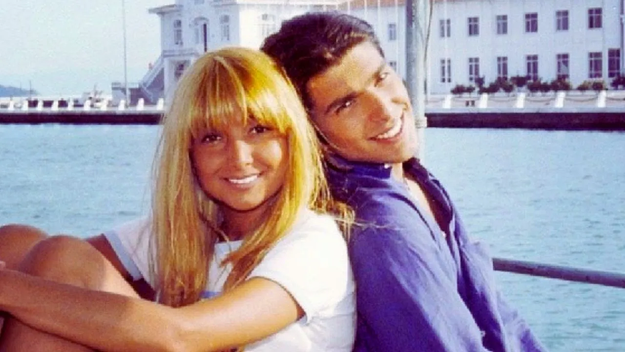 Cenk Torun, 90'larda Yonca Evcimik ile 'Çılgın Bediş' dizisinde başrol oynamıştı.