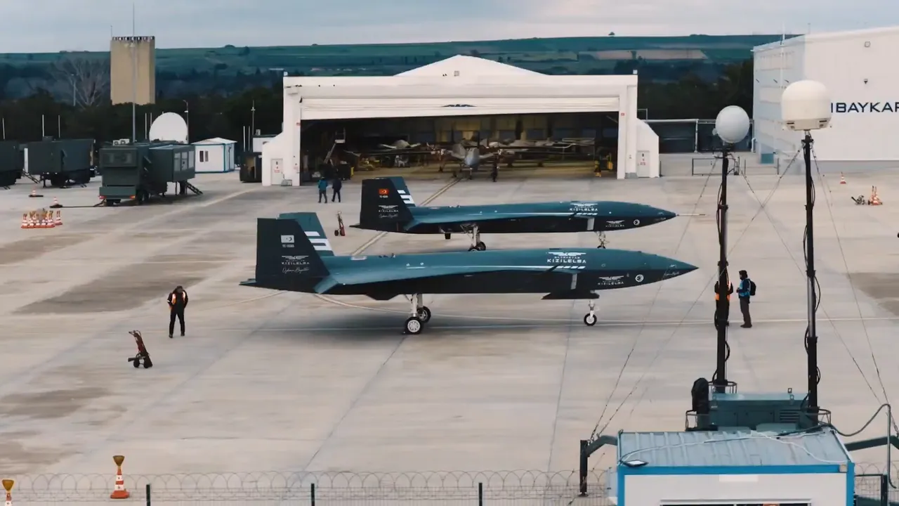 Dünyada ilk: İki KIZILELMA gökyüzünde otonom kol uçuşu yaptı