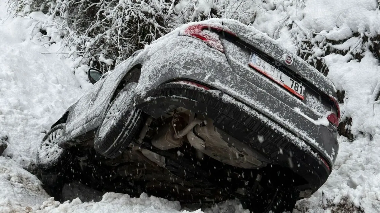 Düzce'de otomobil kanala uçtu! 5'i çocuk 8 yaralı var